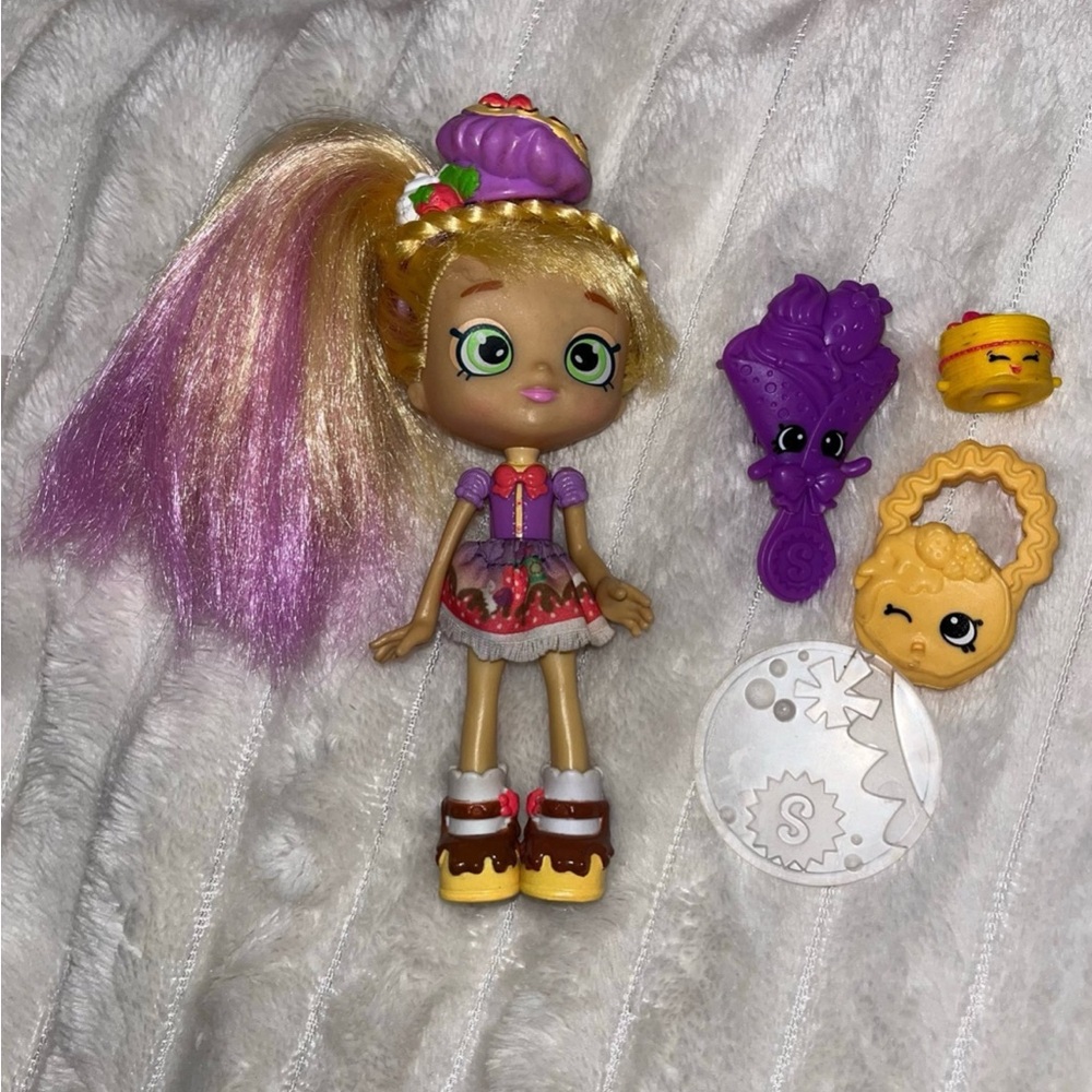 Shopkins Shoppies Doll • Pam Cake + Accessories & 2 Exclusive Shopkins
